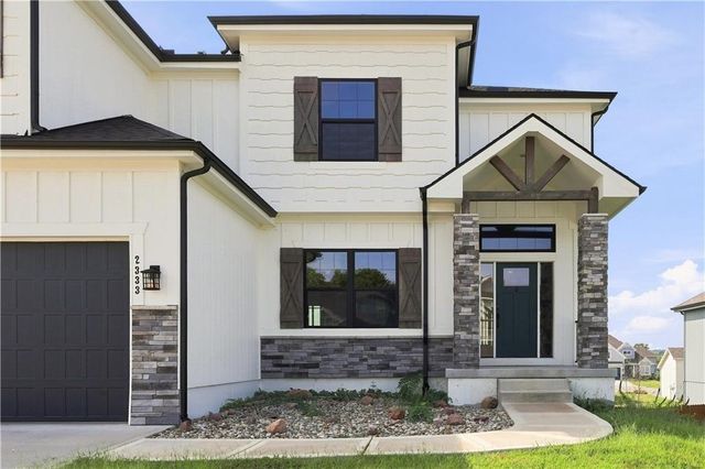 2333 SW Old Port Road, Lee's Summit, MO 64082