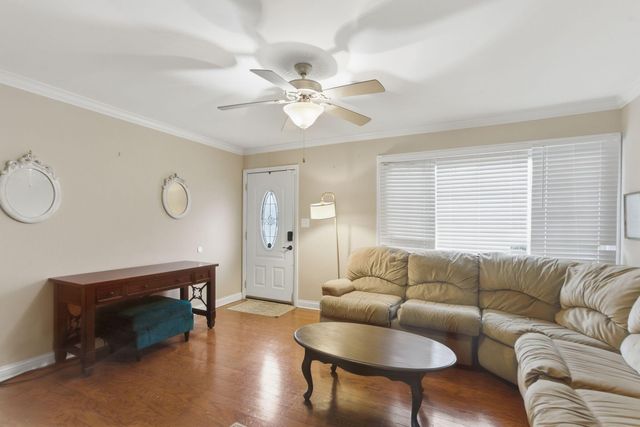 209 Regency Point Path, Lexington, KY 40503