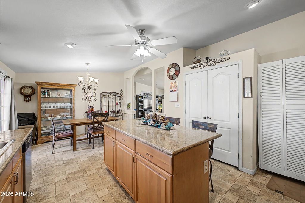 2882 W ROUNDUP Street, Apache Junction, AZ 85120 — photo 4