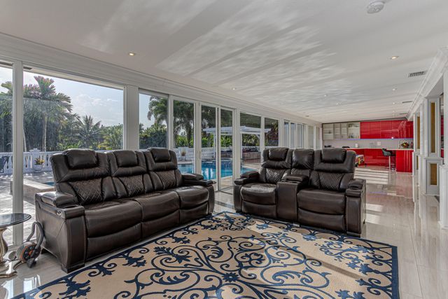 875 NW 120th Avenue, Plantation, FL 33325