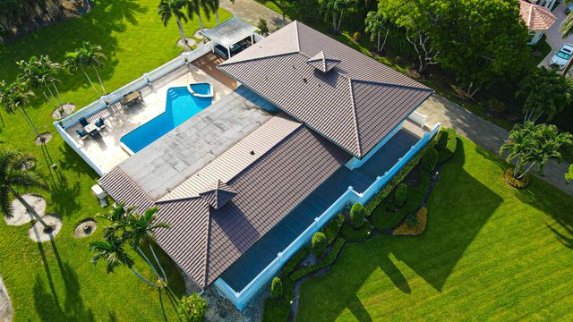 875 NW 120th Avenue, Plantation, FL 33325