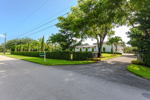 875 NW 120th Avenue, Plantation, FL 33325