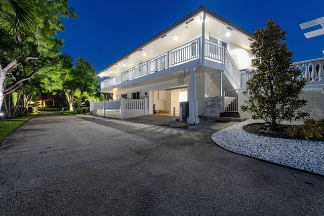 875 NW 120th Avenue, Plantation, FL 33325