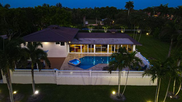 875 NW 120th Avenue, Plantation, FL 33325