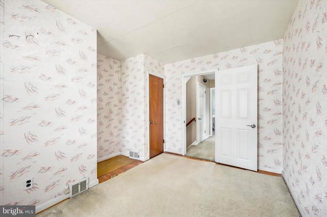 2916 LARKSPUR LN, Secane, PA 19018