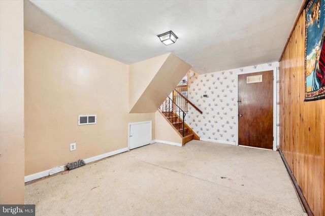 2916 LARKSPUR LN, Secane, PA 19018