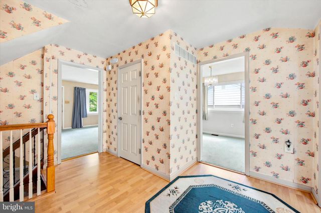 2916 LARKSPUR LN, Secane, PA 19018