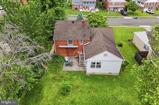 2916 LARKSPUR LN, Secane, PA 19018