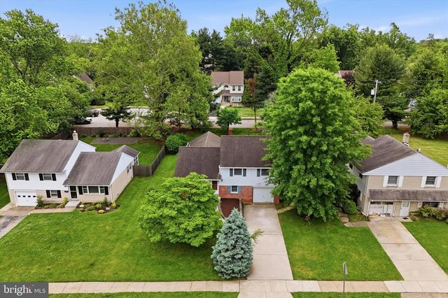 2916 LARKSPUR LN, Secane, PA 19018