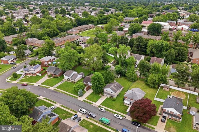 2916 LARKSPUR LN, Secane, PA 19018