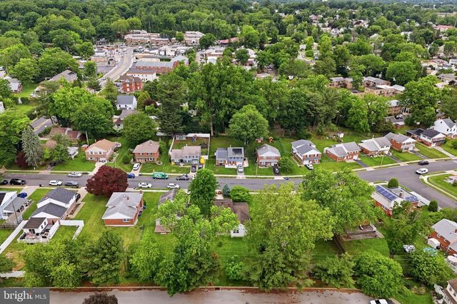 2916 LARKSPUR LN, Secane, PA 19018