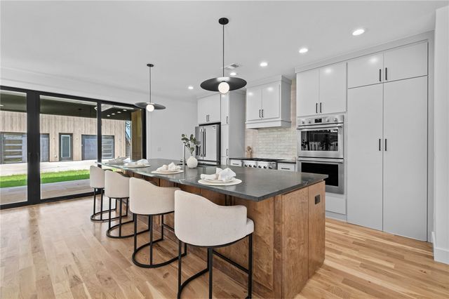 704 NW 7th Street, Bentonville, AR 72712