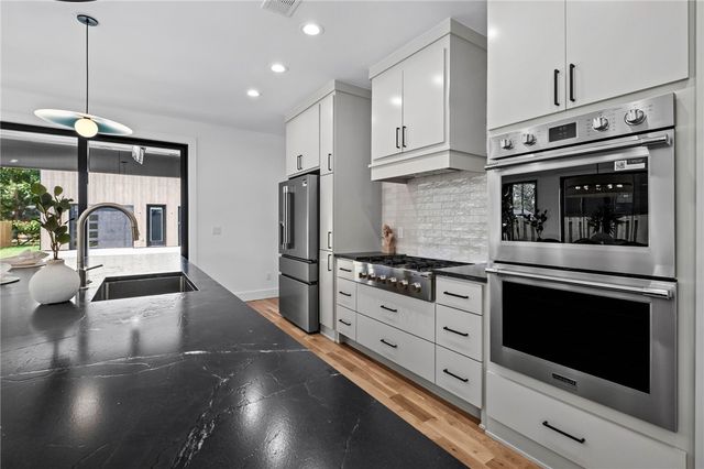 704 NW 7th Street, Bentonville, AR 72712