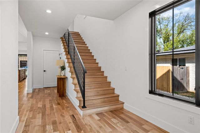 704 NW 7th Street, Bentonville, AR 72712