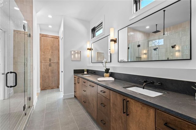 704 NW 7th Street, Bentonville, AR 72712