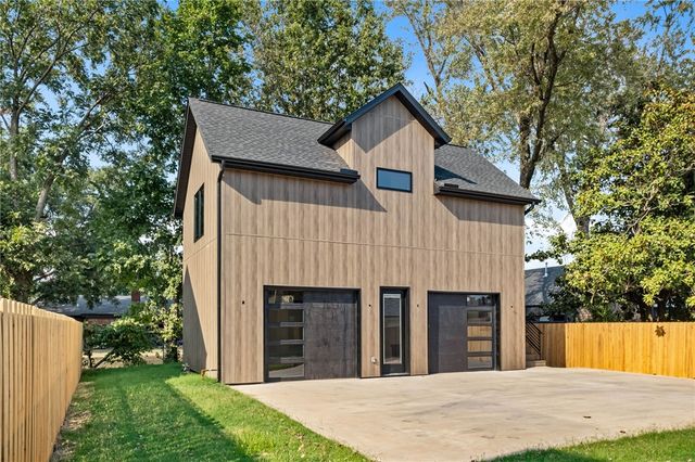 704 NW 7th Street, Bentonville, AR 72712