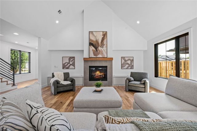 704 NW 7th Street, Bentonville, AR 72712