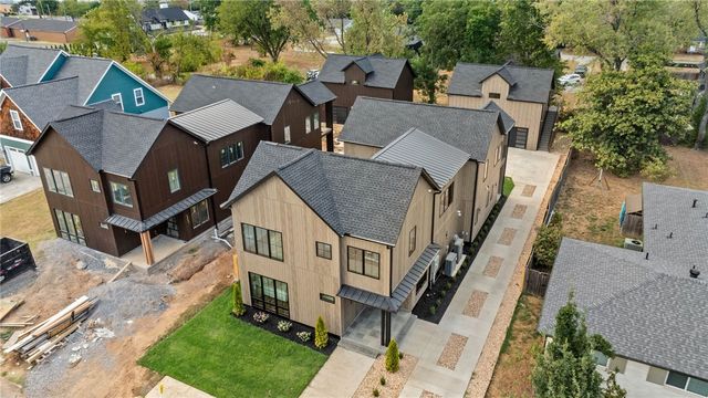 704 NW 7th Street, Bentonville, AR 72712