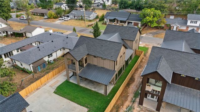704 NW 7th Street, Bentonville, AR 72712