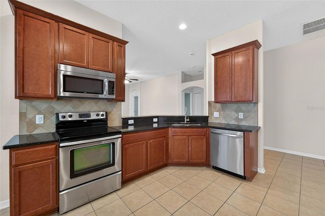 431 WESTCHESTER HILLS LANE, Valrico, FL 33594