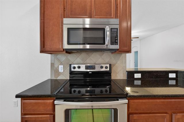 431 WESTCHESTER HILLS LANE, Valrico, FL 33594