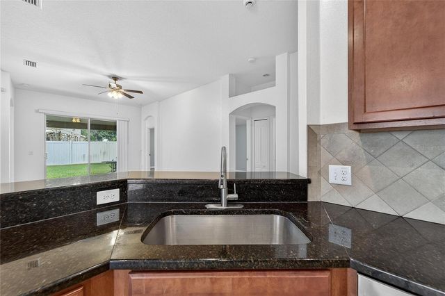 431 WESTCHESTER HILLS LANE, Valrico, FL 33594