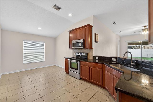 431 WESTCHESTER HILLS LANE, Valrico, FL 33594