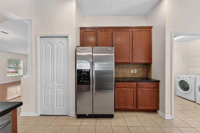 431 WESTCHESTER HILLS LANE, Valrico, FL 33594