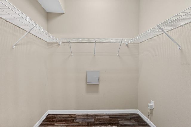 431 WESTCHESTER HILLS LANE, Valrico, FL 33594