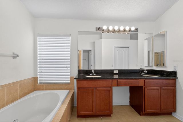 431 WESTCHESTER HILLS LANE, Valrico, FL 33594