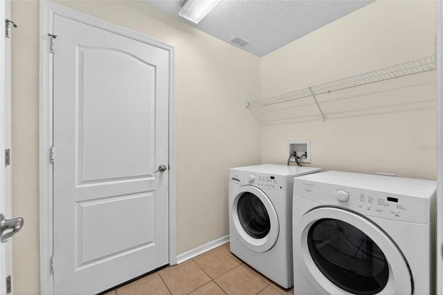 431 WESTCHESTER HILLS LANE, Valrico, FL 33594