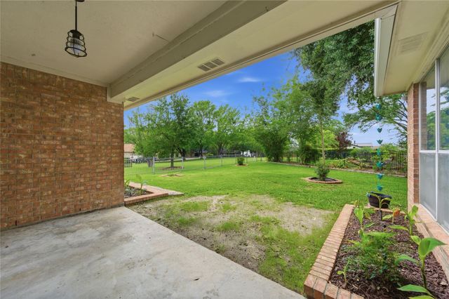 107 Forest Court, Conroe, TX 77356