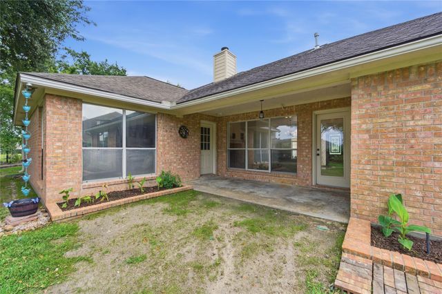 107 Forest Court, Conroe, TX 77356
