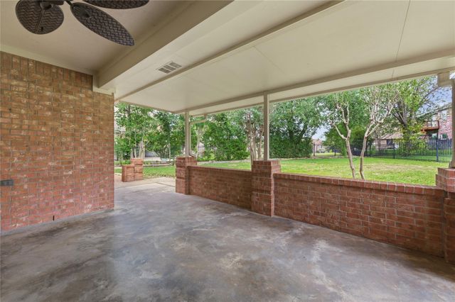 107 Forest Court, Conroe, TX 77356