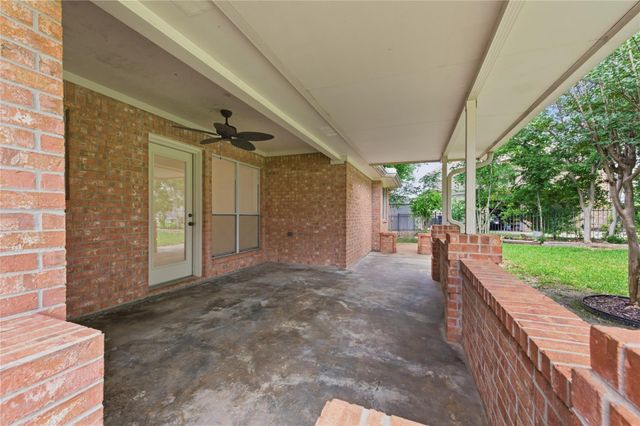 107 Forest Court, Conroe, TX 77356