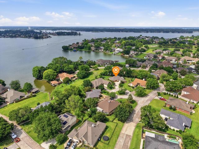 107 Forest Court, Conroe, TX 77356
