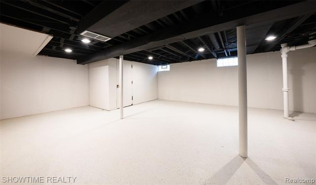22620 Raven Avenue, Eastpointe, MI 48021
