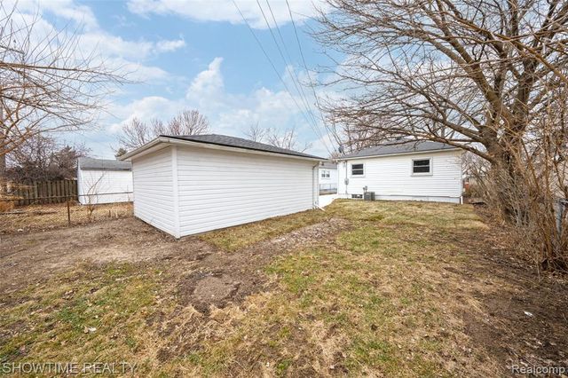 22620 Raven Avenue, Eastpointe, MI 48021