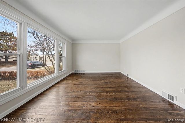 22620 Raven Avenue, Eastpointe, MI 48021