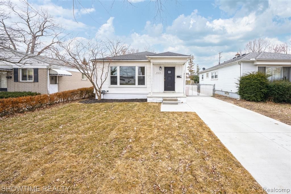 22620 Raven Avenue, Eastpointe, MI 48021
