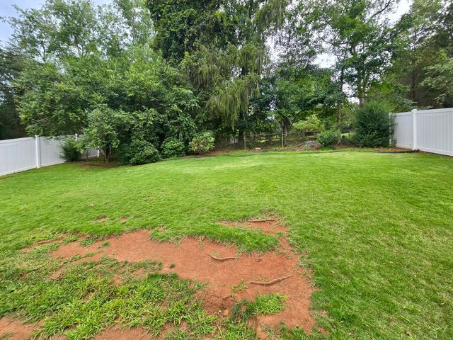 3865 Meadowlark RD, Roanoke, VA 24018