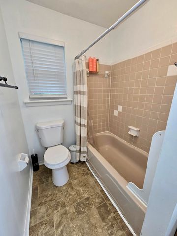 3865 Meadowlark RD, Roanoke, VA 24018