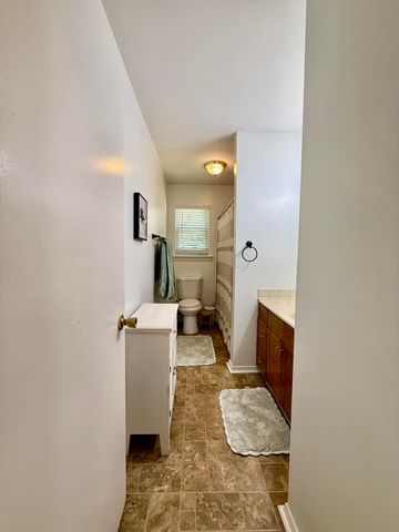 3865 Meadowlark RD, Roanoke, VA 24018