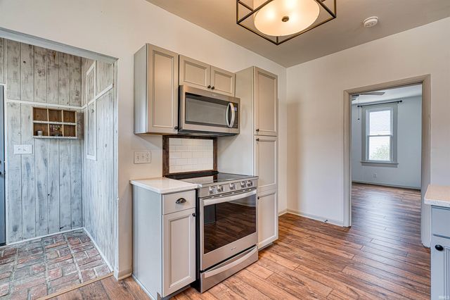 413 W Main Street, Newburgh, IN 47630