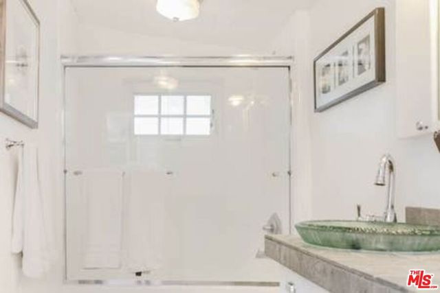 2323 Grand Canal, Venice, CA 90291