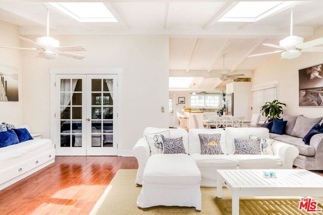 2323 Grand Canal, Venice, CA 90291