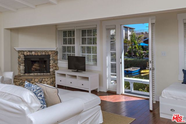 2323 Grand Canal, Venice, CA 90291