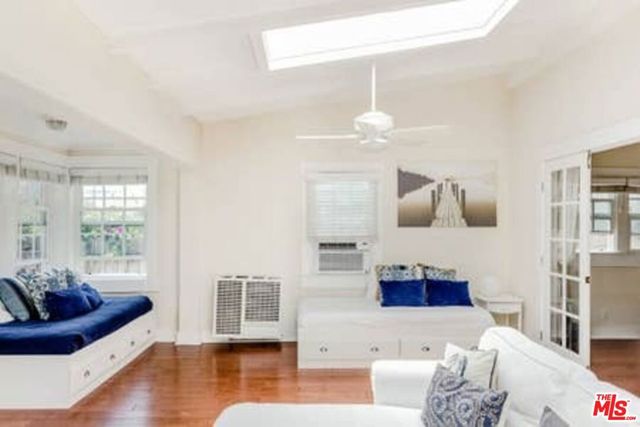 2323 Grand Canal, Venice, CA 90291