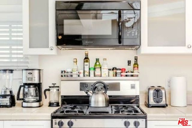 2323 Grand Canal, Venice, CA 90291