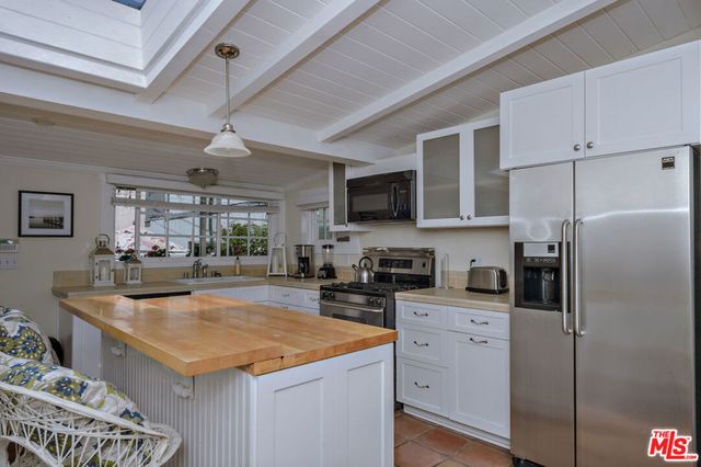 2323 Grand Canal, Venice, CA 90291